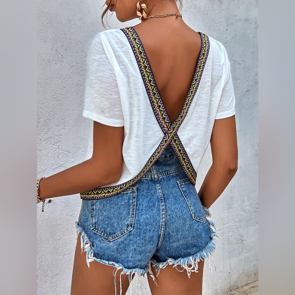 CUPSHE Ivory Ribbed Tribal Trim Contrast Panel V-Cut Open Back Short Sleeve Tee
